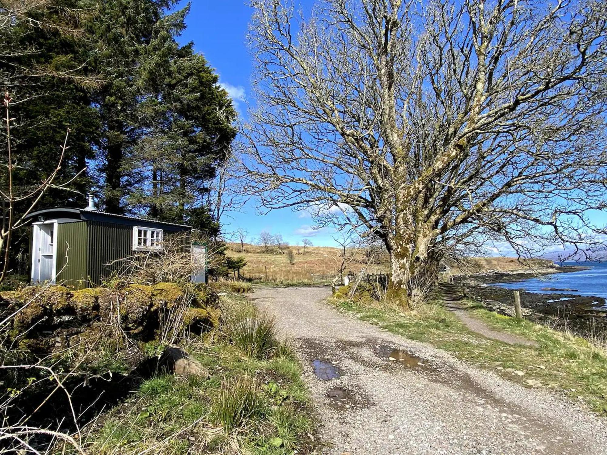 Corry Lodge Estate - Sheperds Huts Or Container Stays With Sea View 브로드포드 외부 사진